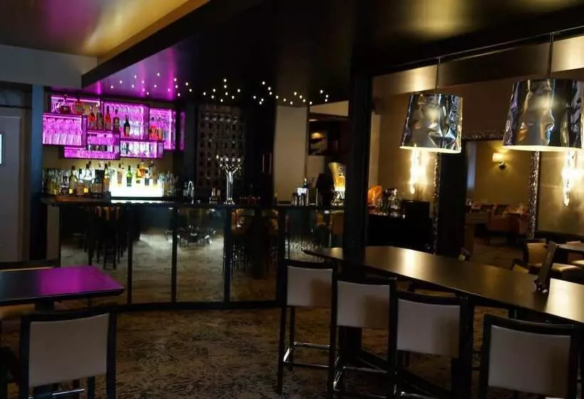 هتل Logis Hôtel & Restaurant   Le Mouton Blanc