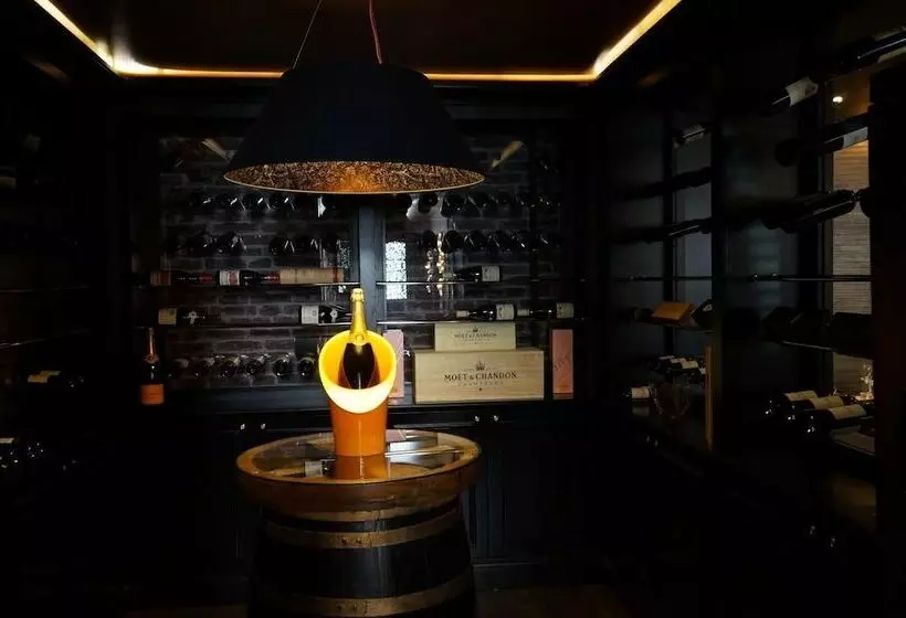 هتل Logis Hôtel & Restaurant   Le Mouton Blanc