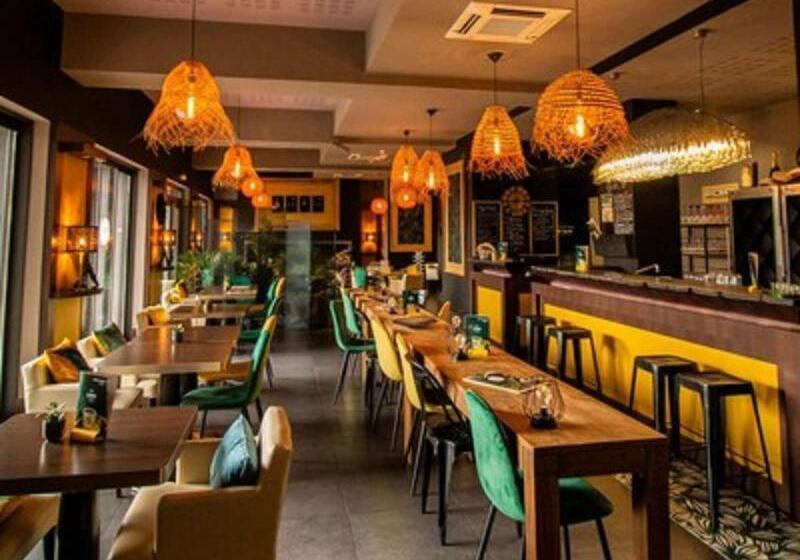 Le Safari Hotel Restaurant