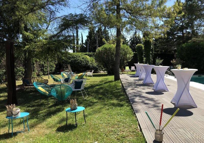 Le Safari Hotel Restaurant