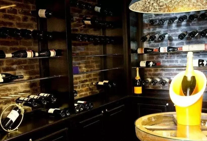 هتل Logis Hôtel & Restaurant   Le Mouton Blanc