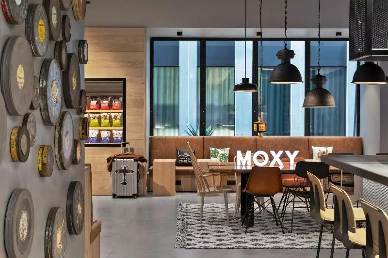Otel Moxy Lyon Airport