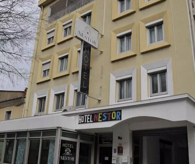 ホテル Nestor