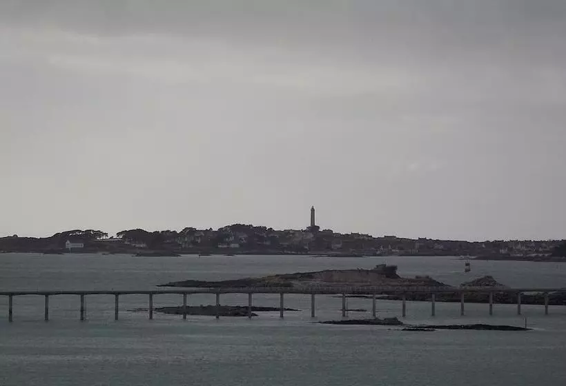 فندق Regina Roscoff