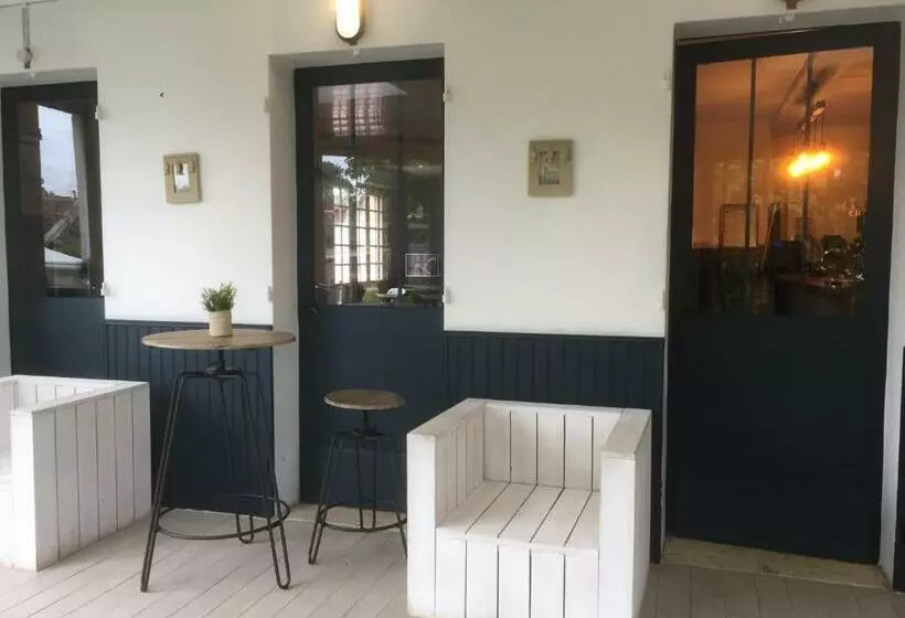 هتل Hôtel Saint Hubert