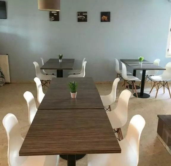 هتل Hôtel Saint Hubert