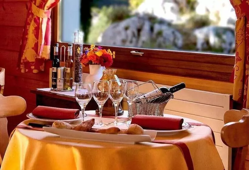 Logis Hotel Les Playes