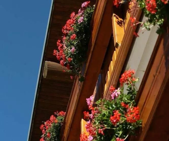 Logis Hotel Les Playes