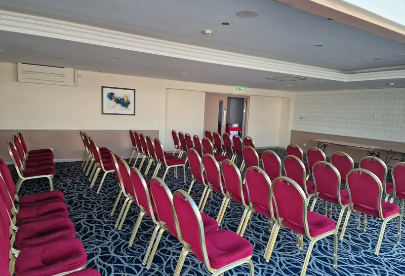 Felbridge Gatwick Hotel & Spa