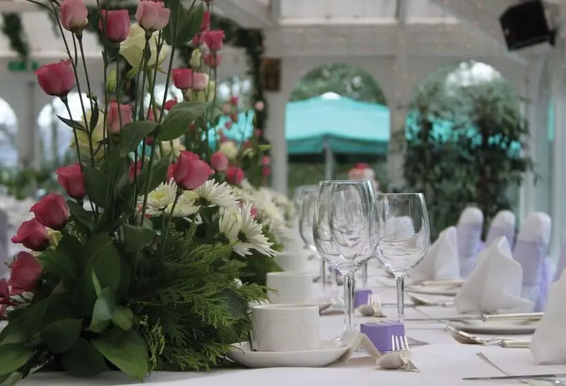 Отель B/w Plus Buxton Lee Wood