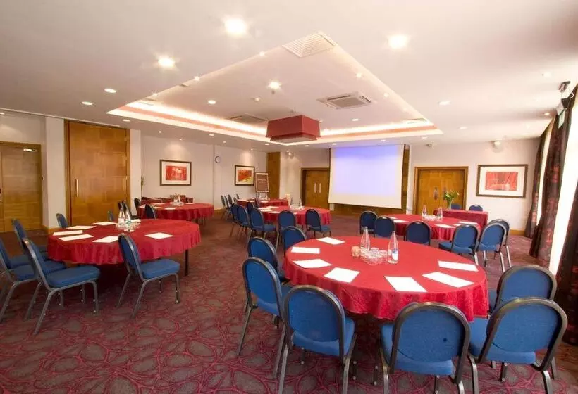 Cambridge Bar Hill Hotel, Bw Signature Collection