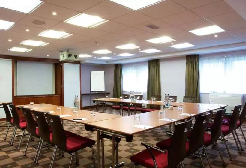 Cambridge Bar Hill Hotel, Bw Signature Collection