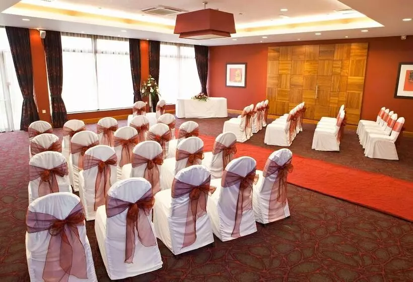 Cambridge Bar Hill Hotel, Bw Signature Collection