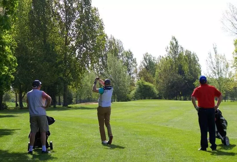 Cambridge Bar Hill Hotel, Bw Signature Collection