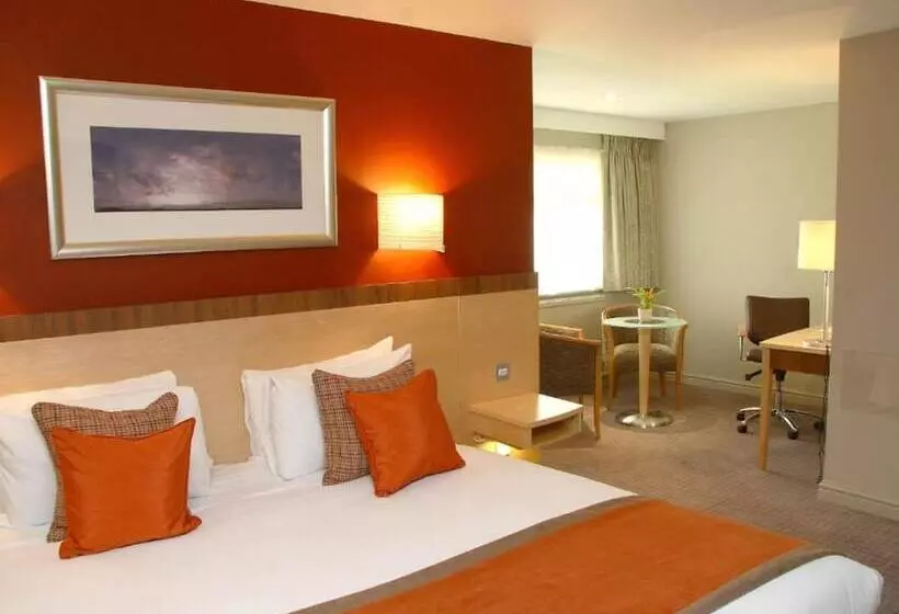 Cambridge Bar Hill Hotel, Bw Signature Collection