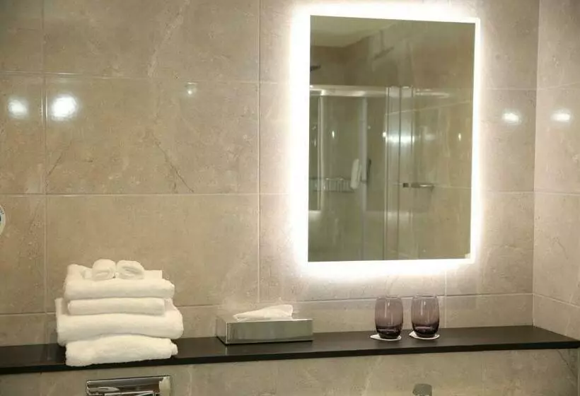 בית מלון כפרי Clarion Collection  Chimney Corner