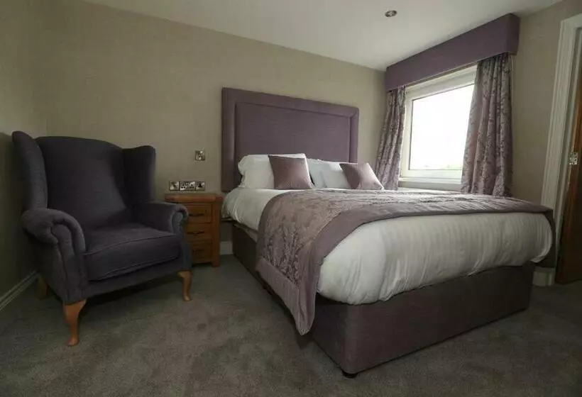 בית מלון כפרי Clarion Collection  Chimney Corner