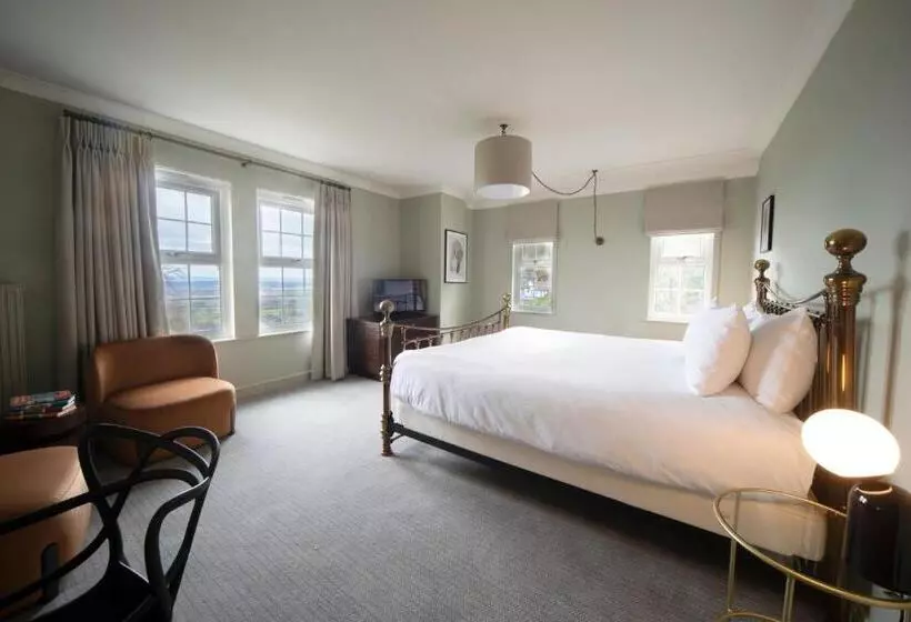 Отель Cottage In The Wood