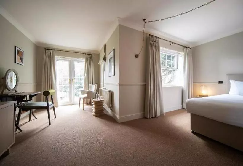 Отель Cottage In The Wood