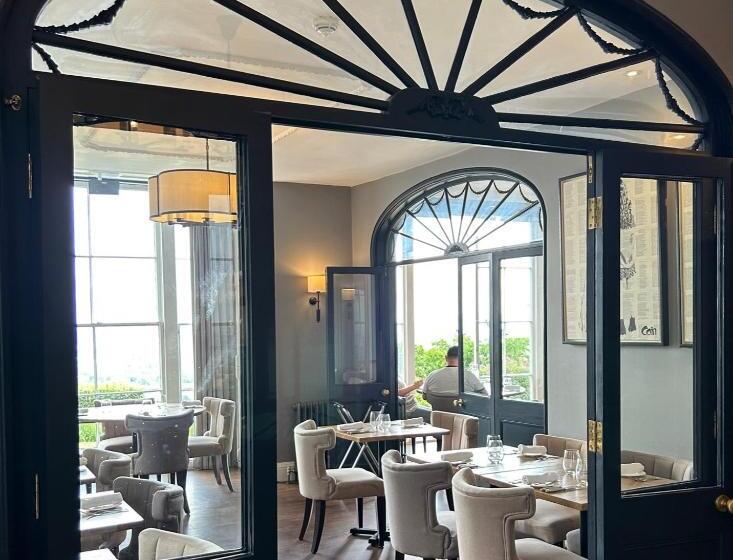 فندق Cottage In The Wood