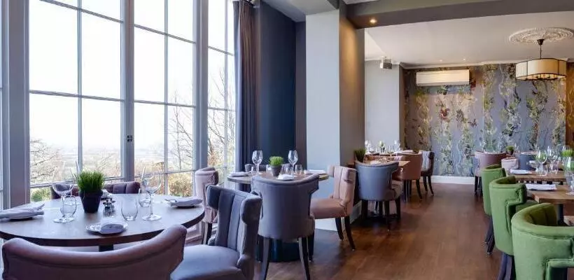 Отель Cottage In The Wood