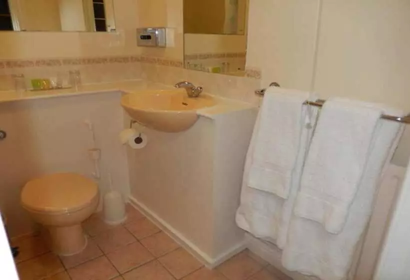 בית מלון כפרי Eden House