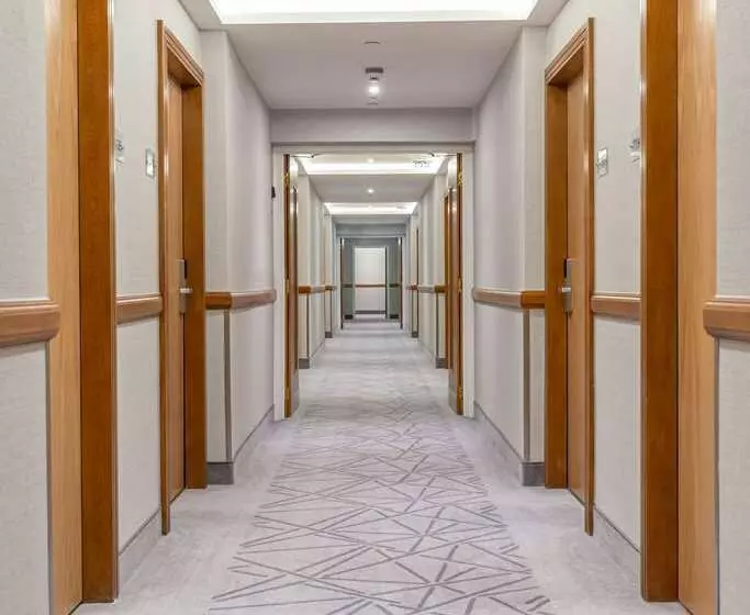 هتل Hilton London Gatwick Airport