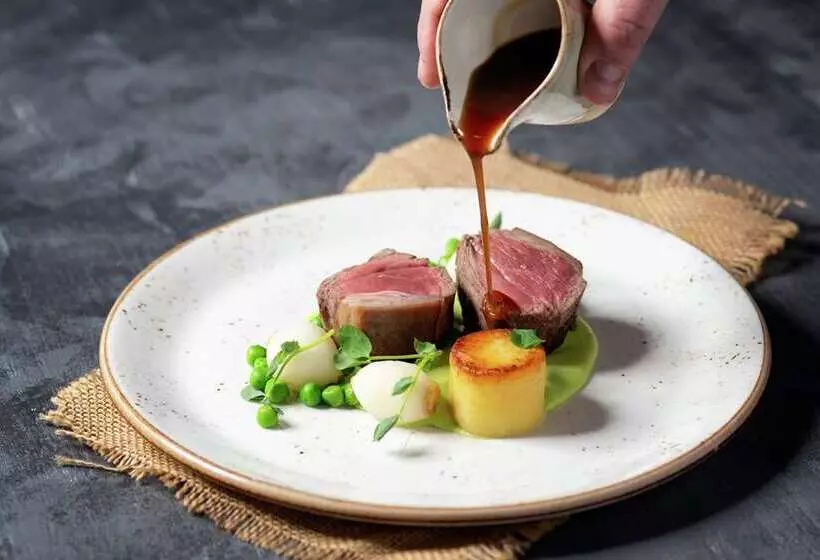 هتل Hilton London Gatwick Airport