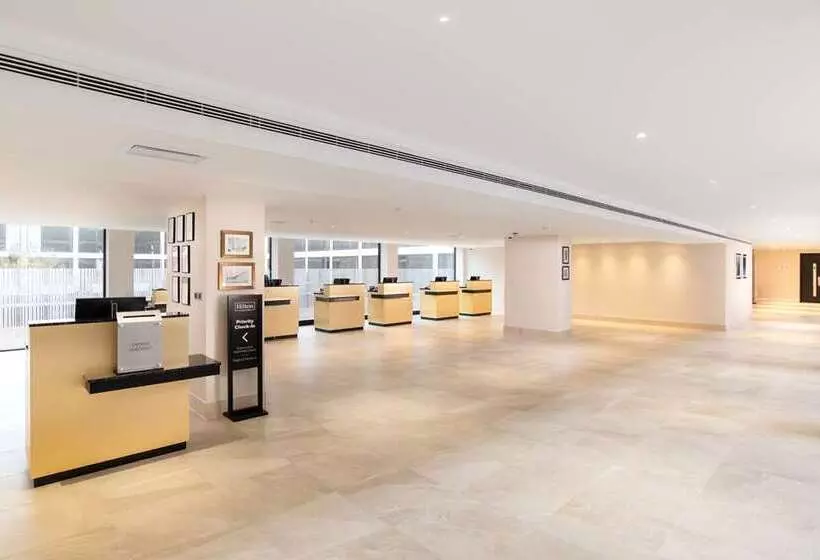 هتل Hilton London Gatwick Airport