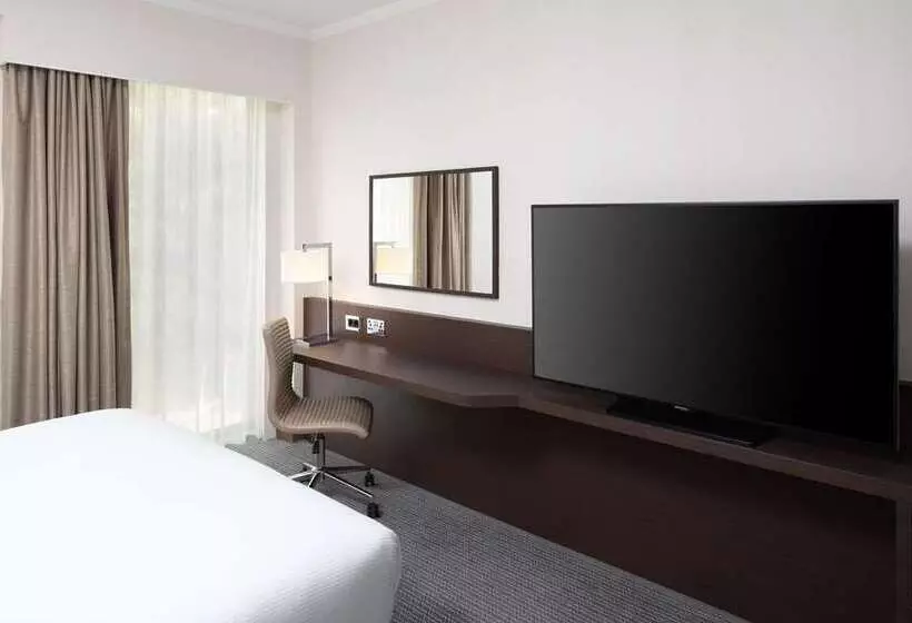 هتل Hilton London Gatwick Airport