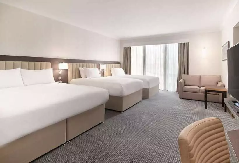 هتل Hilton London Gatwick Airport
