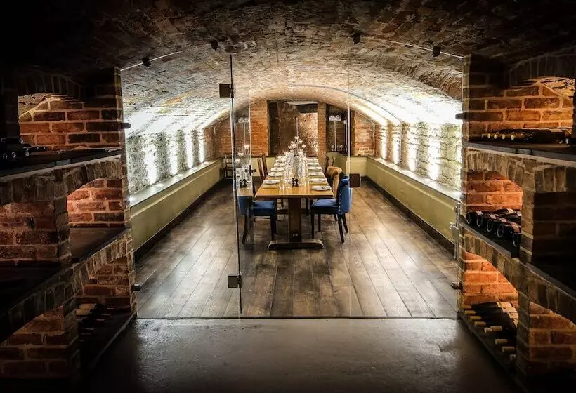 ホテル Kings Head