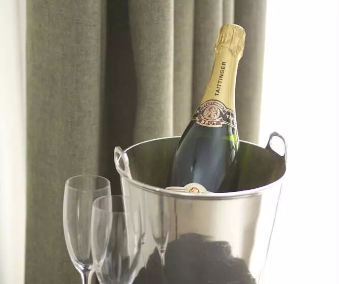 ホテル Kings Head