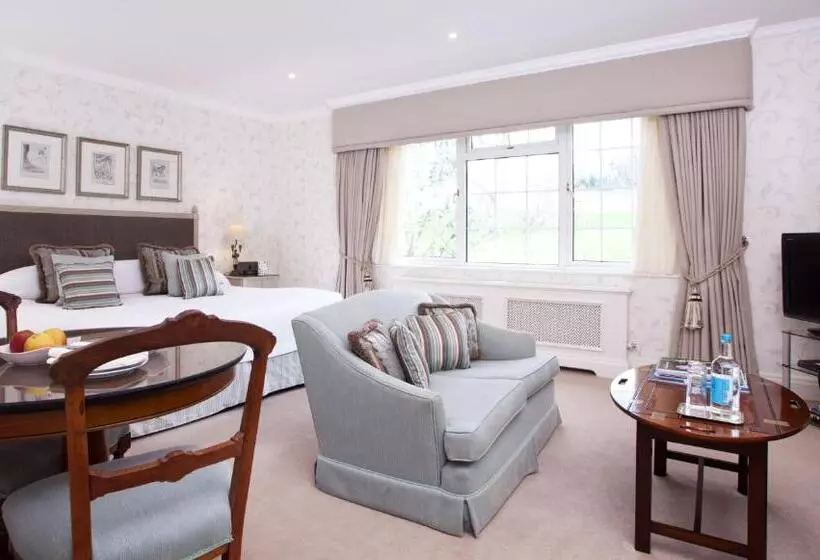 Отель Longueville Manor