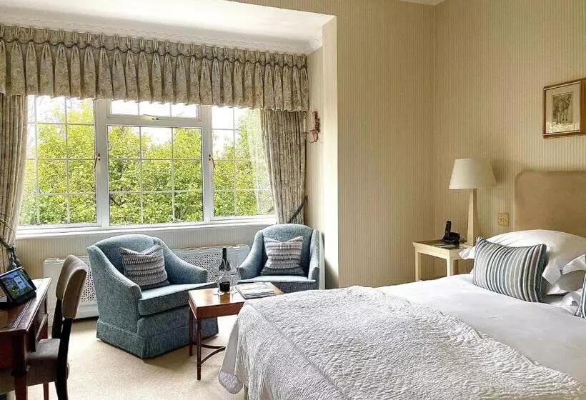 Отель Longueville Manor