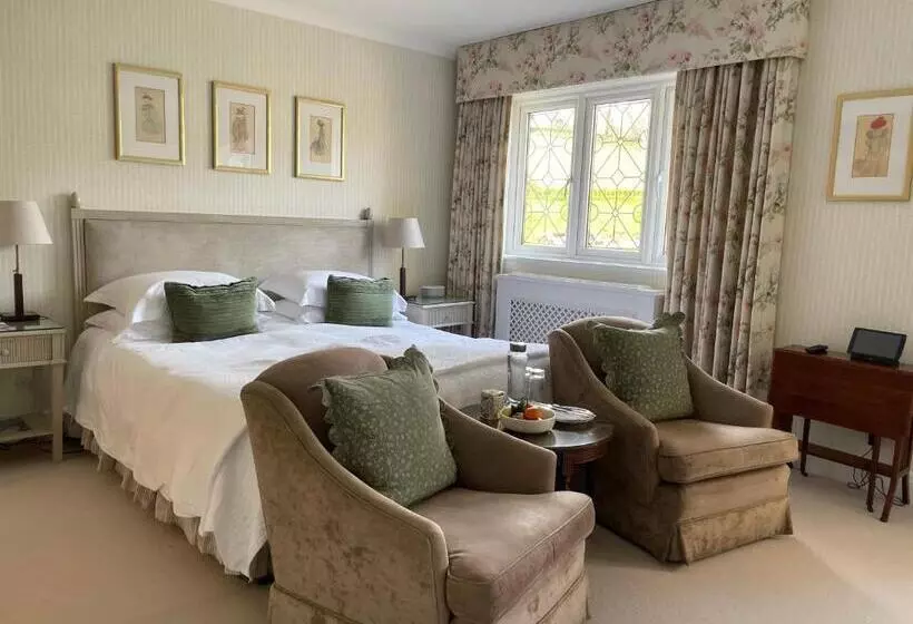 Отель Longueville Manor