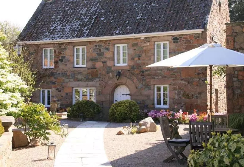 Отель Longueville Manor