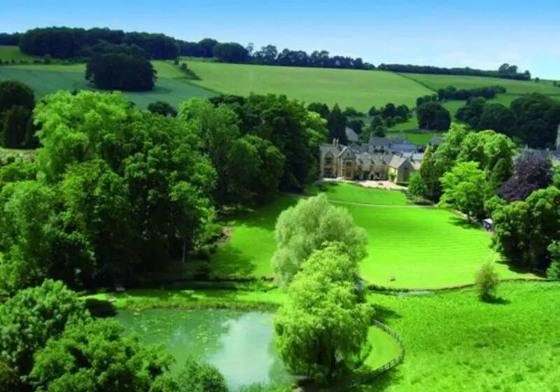 فندق Lords Of The Manor