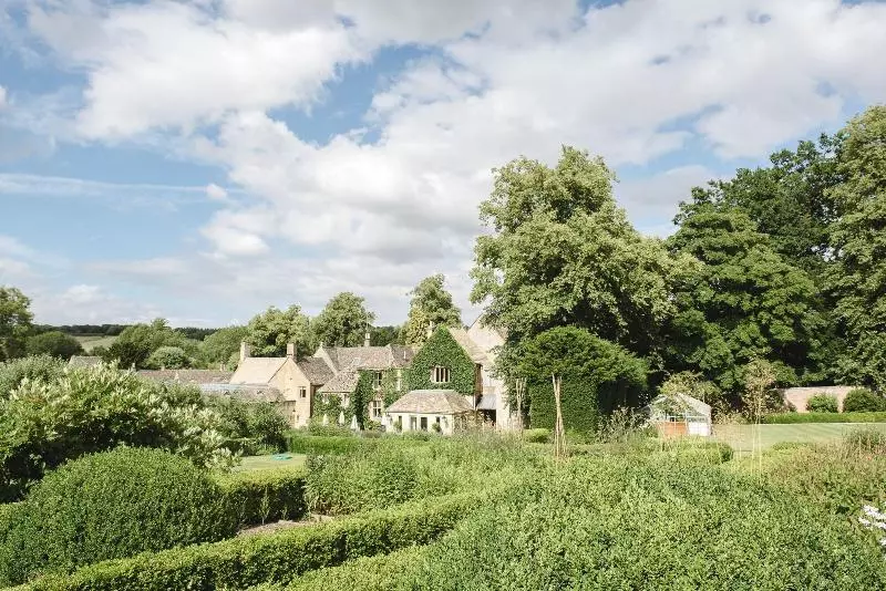 فندق Lords Of The Manor