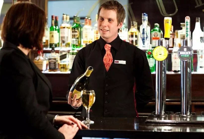 בית מלון כפרי Mercure Bradford Bankfield