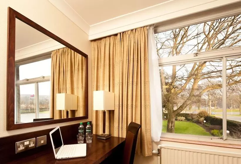 בית מלון כפרי Mercure Bradford Bankfield