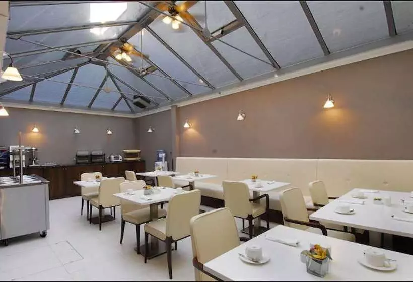 هتل Park Avenue Baker Street