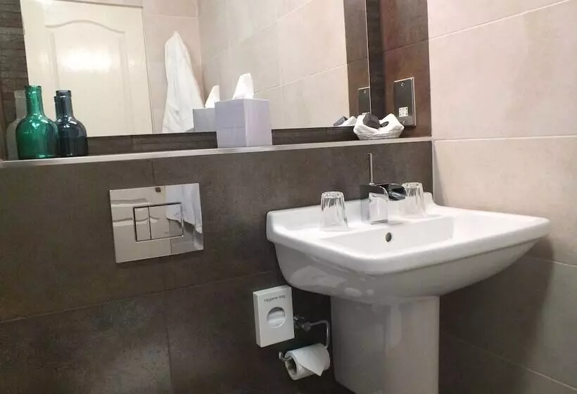 هتل The Craighaar