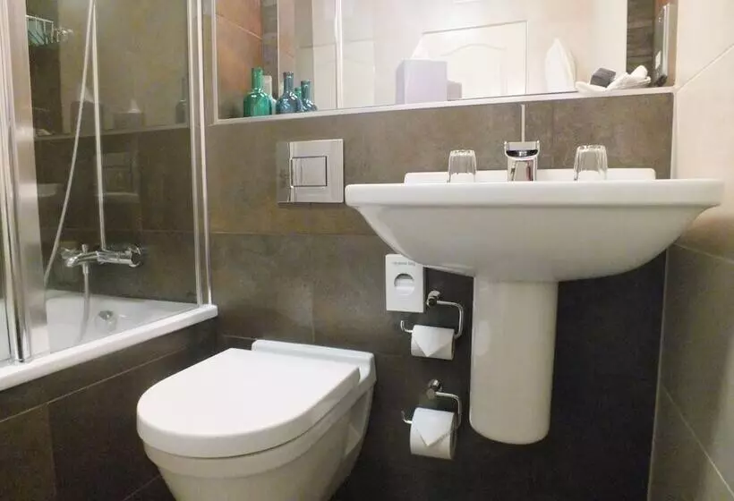 هتل The Craighaar