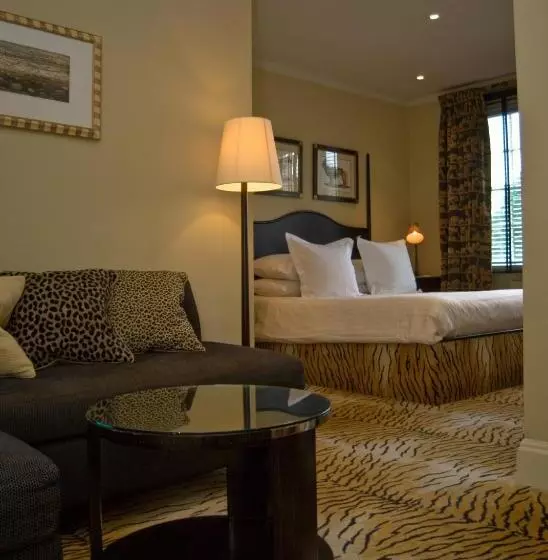 호텔 The Old Bridge