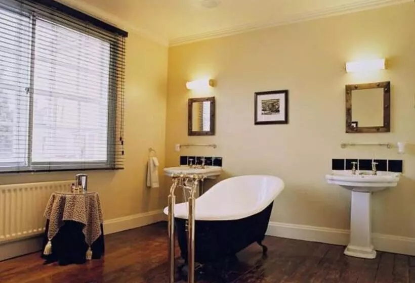 호텔 The Old Bridge