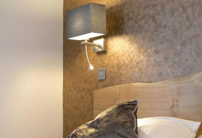 Отель The Waterloo