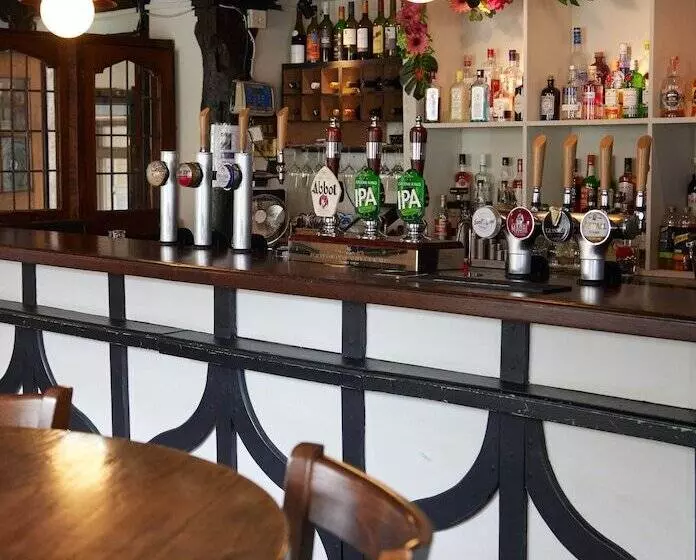 Отель Bell By Greene King Inns