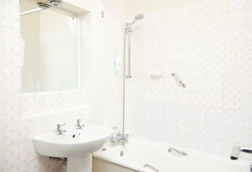 Отель Bell By Greene King Inns