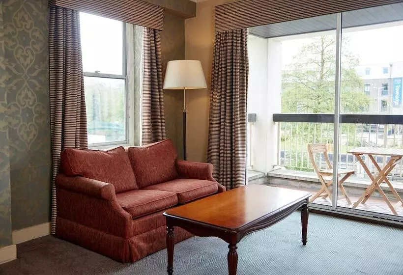 Отель Bell By Greene King Inns